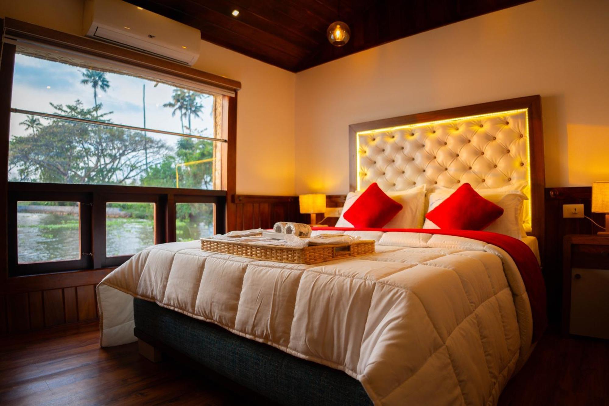 Hotel Why Not Houseboat Alappuzha Exterior foto