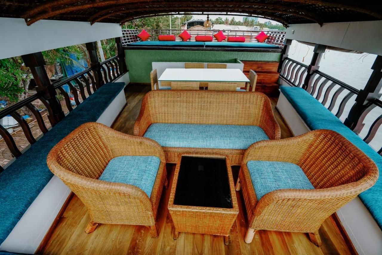 Hotel Why Not Houseboat Alappuzha Exterior foto