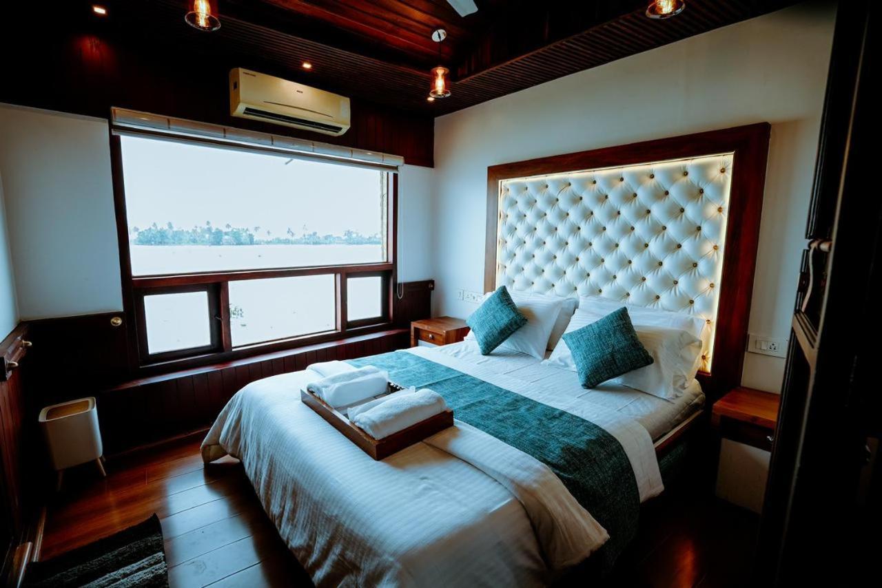 Hotel Why Not Houseboat Alappuzha Exterior foto